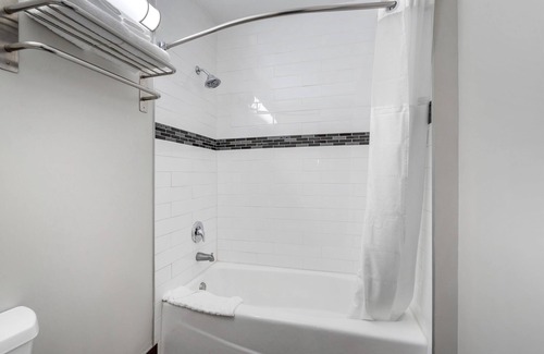 Fairfax District Hotel | SureStay Hotel by Best Western Beverly Hills West LA