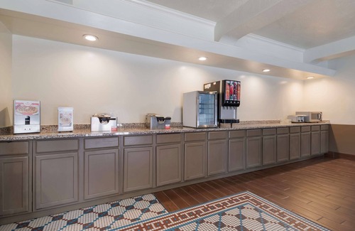 Lawton Hotel | SureStay Plus by Best Western Lawton