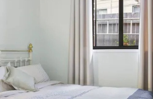 Surf Beach Casa | Surf Beach Bungalow, pet friendly with breaky