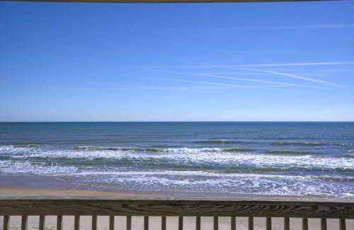 Surf City Apartamento | Surf City Getaway - Pool & Ocean Views Villa