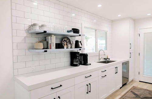 Clairemont Casa | Surf Farm House with backyard Oasis and Jacuzzi!