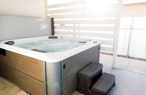 Clairemont Casa | Surf Farm House with backyard Oasis and Jacuzzi!