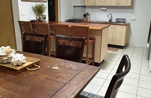 Qalito Island Casa | Surf Retreat: Spacious 6-bedroom house with AC, WiFi in charming Sonasali, Nadi