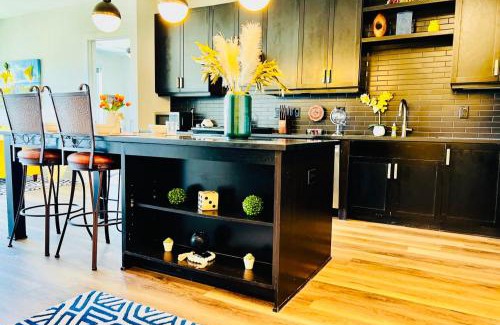 Deep Ellum Apartamento | Surf Richard's Flat - The Black Collection