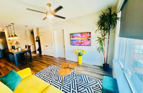 Deep Ellum Apartamento | Surf Richard's Flat - The Black Collection