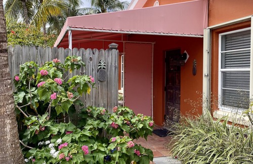 Briny Breezes Cabaña | Surf Road Beach Cottage
