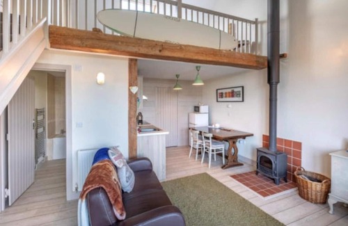 Shorwell Cabaña | Surf Shack - Impeccable 1-bed Cottage in Shorwell