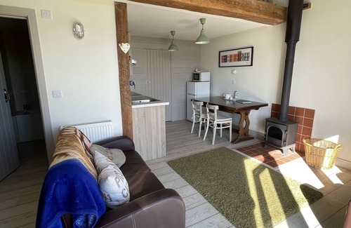 Shorwell Cabaña | Surf Shack - Impeccable 1-bed Cottage in Shorwell