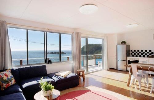 Seal Rocks Casa | Surf Shack at Boat Beach