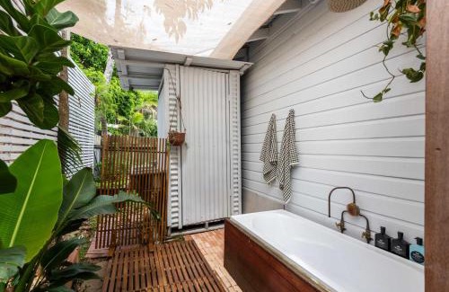 Wooloweyah Casa | Surf Shack Bungalow - Oceanstays