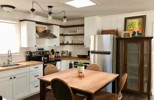 Bel Air Apartamento | Surf Shack - Steps to the beach, lush fenced backyard by Beach Haven Vacation Rentals