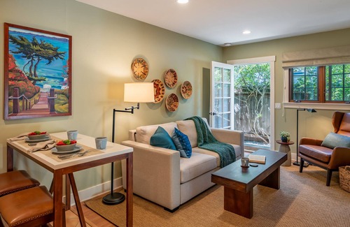West Mesa Casa | Surf Side Retreat - Pets OK- Sleeps 4 - Near Beach