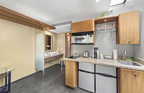 Laguna Beach Hotel | Surf, Swim, Cook: The Ultimate Laguna Beach Vacation at Our King Room.