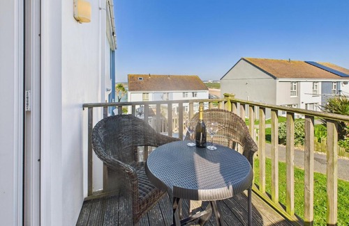 Newquay Casa | Surf View by Signature Stays - Newquay House with Pool - Parking - Sleeps 6