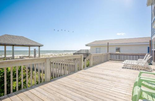 Long Beach Casa | Surf Watch by Oak Island Accommodations