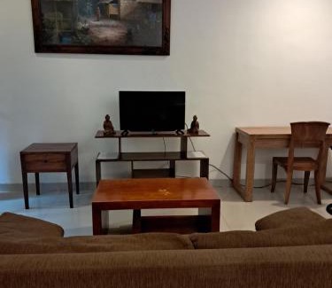 Downtown Kuta Apartamento | SURFARIS INN on poppies 2 apartment
