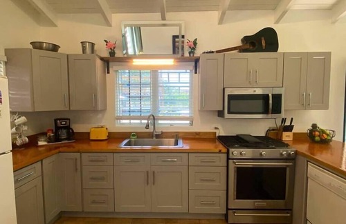 Nazareth Apartamento | Surfer Shack 2 King Bedrooms (1 is a Loft)