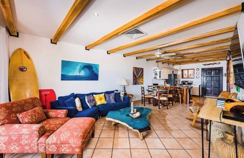 Tamarindo Apartamento | Condominio remodelado a solo pasos de la playa en el centro de Tamarindo