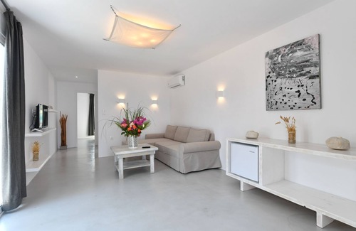Santa Maria Hotel | Surfing Beach Village