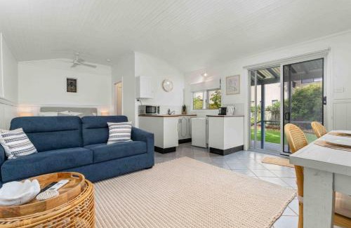 Culburra Beach Apartamento | Surfrider Studio - Pet Friendly - 1 Night Stays!