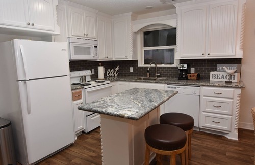 Surfside Beach Casa | 3BR, CASA SURFSIDE CON IMPRESIONANTES VISTAS AL MAR Y LA BAHÍA! A PASOS DE LA PLAYA