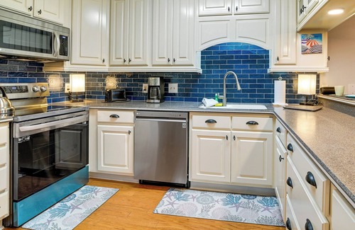 Long Bay Estates Condominio | Surfside Beach Condo w/ Ocean Access & Balcony!