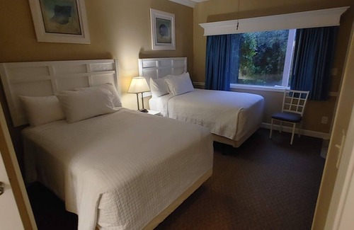 Surfside Beach Complejo | Surfside Beach- Spacious 2 bedroom with 1 bed lockout in family friendly resort