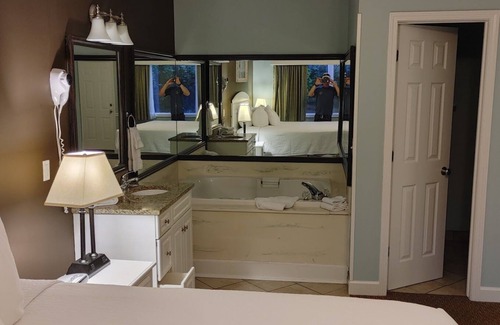 Surfside Beach Complejo | Surfside Beach- Spacious 2 bedroom with 1 bed lockout in family friendly resort