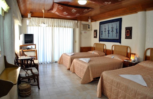 Manoc-Manoc Complejo | Surfside Boracay Resort
