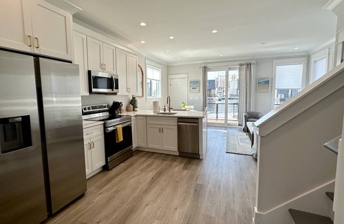 Downtown Wilmington Apartamento | Surfside - 8 Minute Walk to Wilmington's Live Oak Bank Pavilion