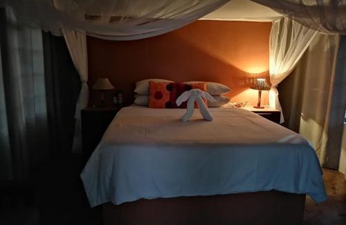 Limpopo-Lipadi Private Game Reserve Cabina | Suricata Retreat