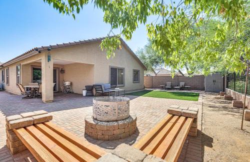 Veramonte Casa | Surprise Vacation Rental with Large Yard and Fire Pit!