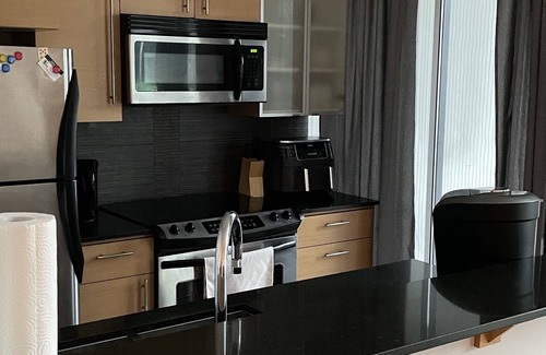 Surrey Apartamento | Surrey Central - DownTown