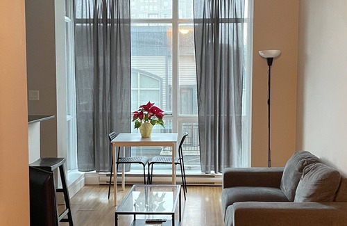 Surrey Apartamento | Surrey Central - DownTown