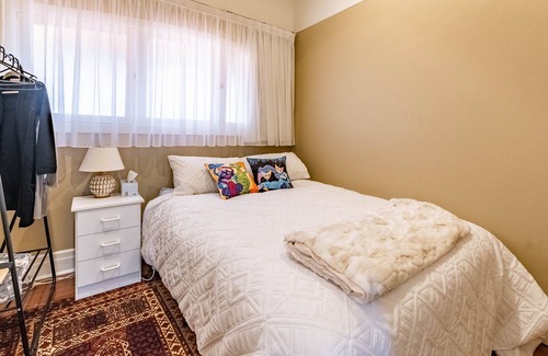 Kennington Casa | Surrey Family Home Furry Friends Welcome