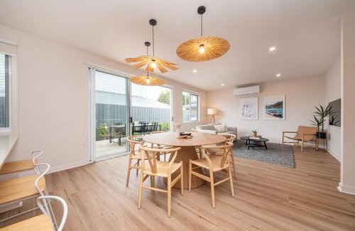 McCrae Casa | Surrey Sunset Sanctuary in McCrae
