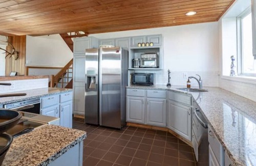 Millerton Otro | Surrounded by Berkshire Mountain Views and Horses Book a trail ride or a lesson