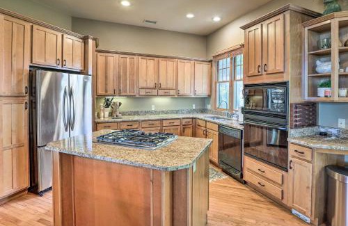Mountain Air Apartamento | Surrounded by Natl Forest Condo with Majestic View