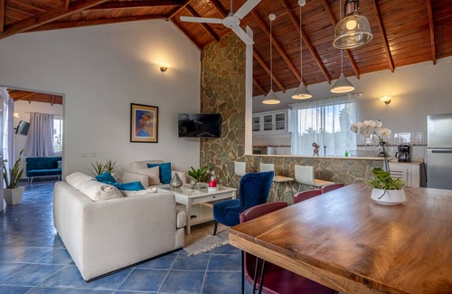 El Centro Condominio | surrounded by palms, Rural, Family Friendly, Centric,Comfortable, Moutain view.