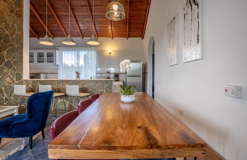 El Centro Condominio | surrounded by palms, Rural, Family Friendly, Centric,Comfortable, Moutain view.