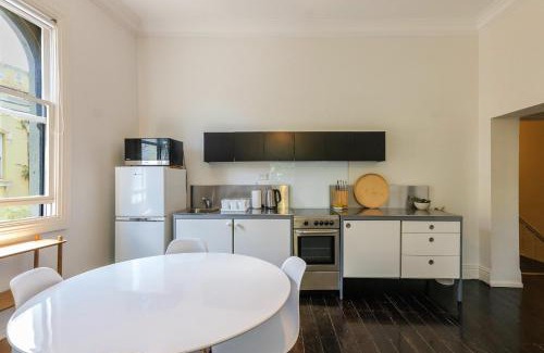 Surry Hills Apartamento | Surry Hills Chic right on Crown St