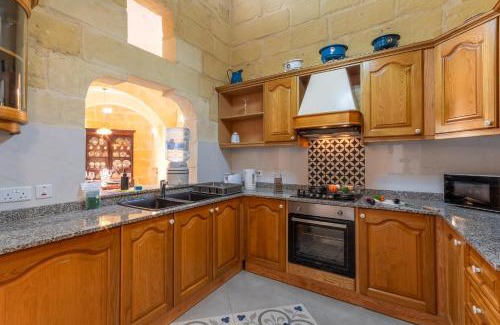 Kercem Apartamento | Surwig Gozitan Villa & Pool - Happy Rentals