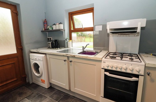 Kilgobnet Cabaña | SUSIE'S COTTAGE, pet friendly in Beaufort, County Kerry