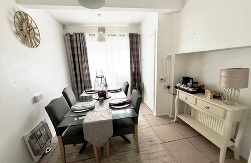 Littlestone-on-Sea Casa | Suspire House -sleeps6-garden-bbq-coastal Retreat