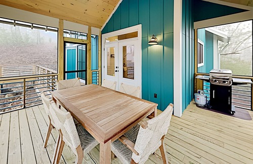 Pisgah Forest Casa | Sutton Knob home with fireplace, central AC, full kitchen, & loft - dog-friendly