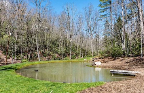Pisgah Forest Casa | Sutton Knob home with central AC, 2 porches, high-speed WiFi, & grill - dogs ok
