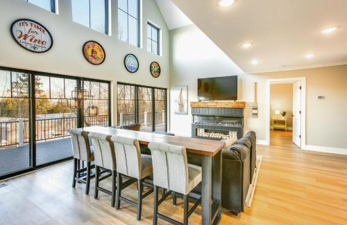 Suttons Bay Casa | Suttons Bay Home Hot Tub, Lake Views and Fire Pit