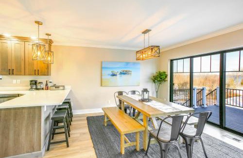 Suttons Bay Casa | Suttons Bay Home Hot Tub, Lake Views and Fire Pit