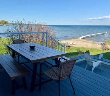Suttons Bay Casa | Suttons Bay Sunshine