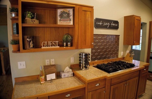 Suttons Bay Casa | Suttons Bay Therapy-Hot Tub/GameRoom/Fireplace/AC